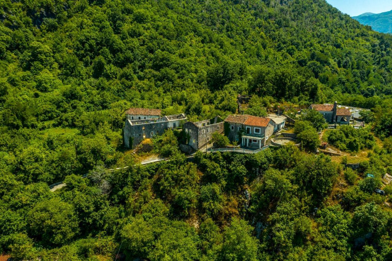 Green Hill Вирпазар Екстериор снимка